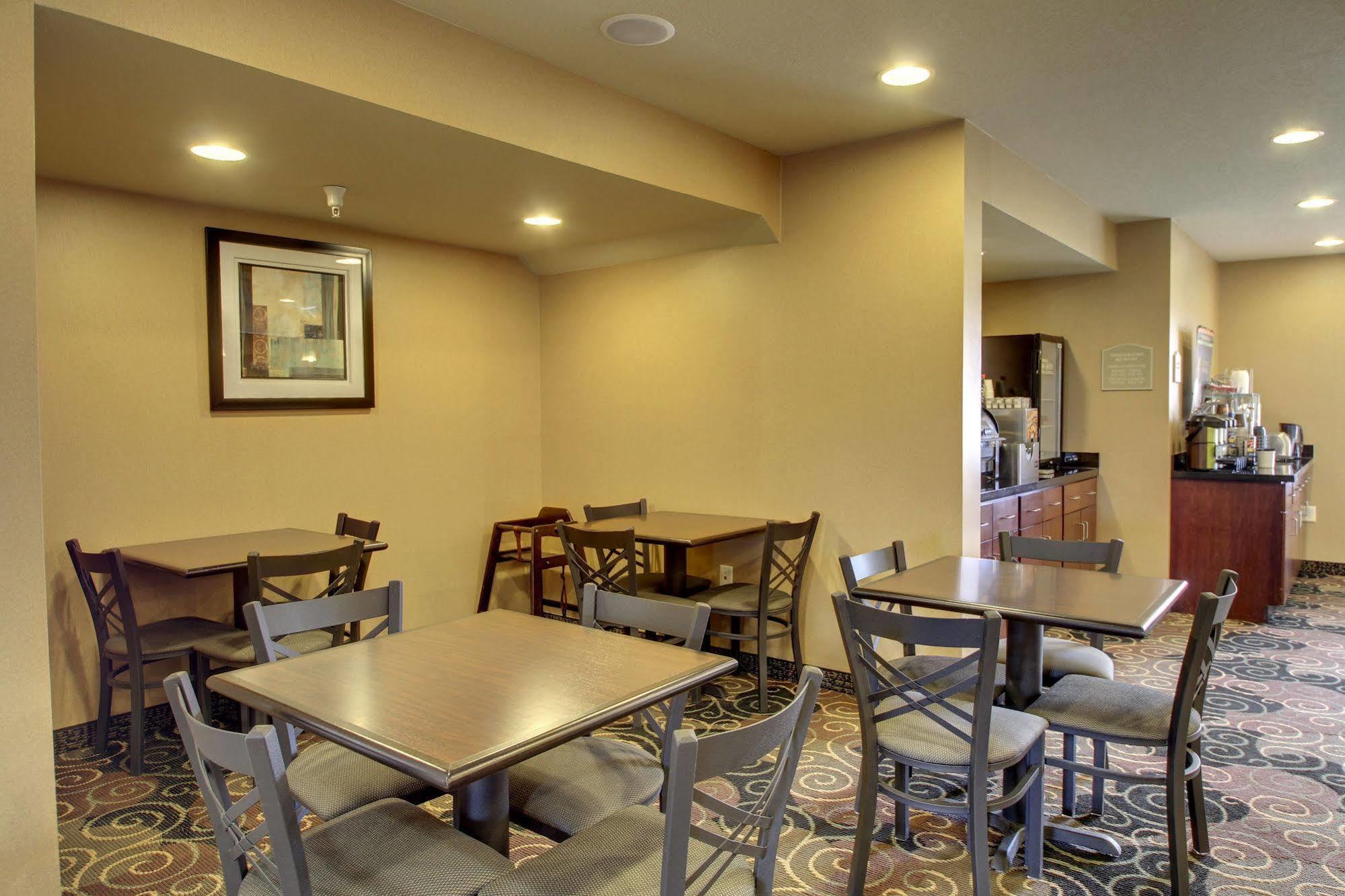 Cobblestone Inn&Suites - Hartington Eksteriør bilde